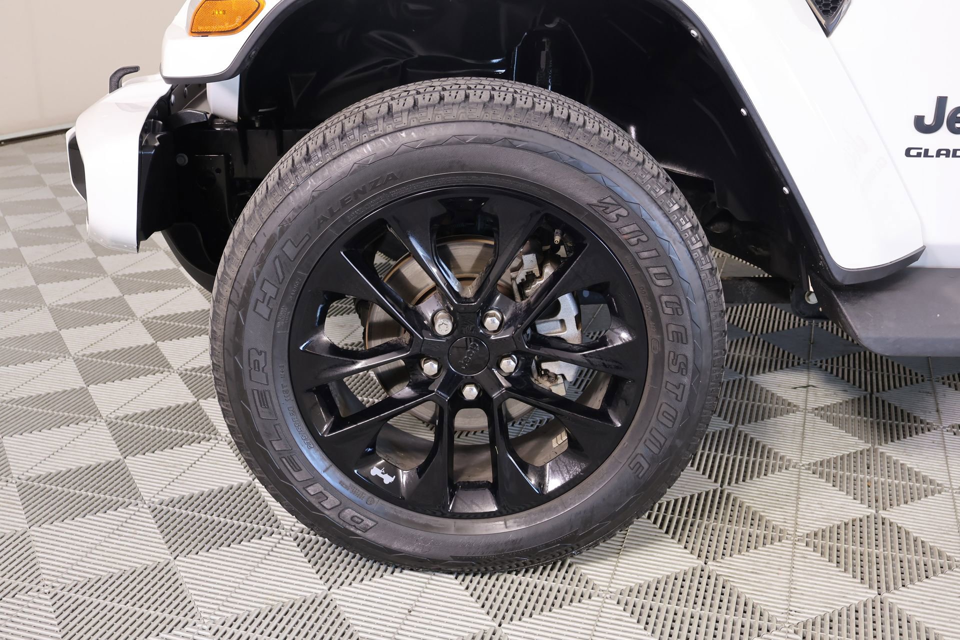 Used 2022 Jeep Gladiator Overland image 18