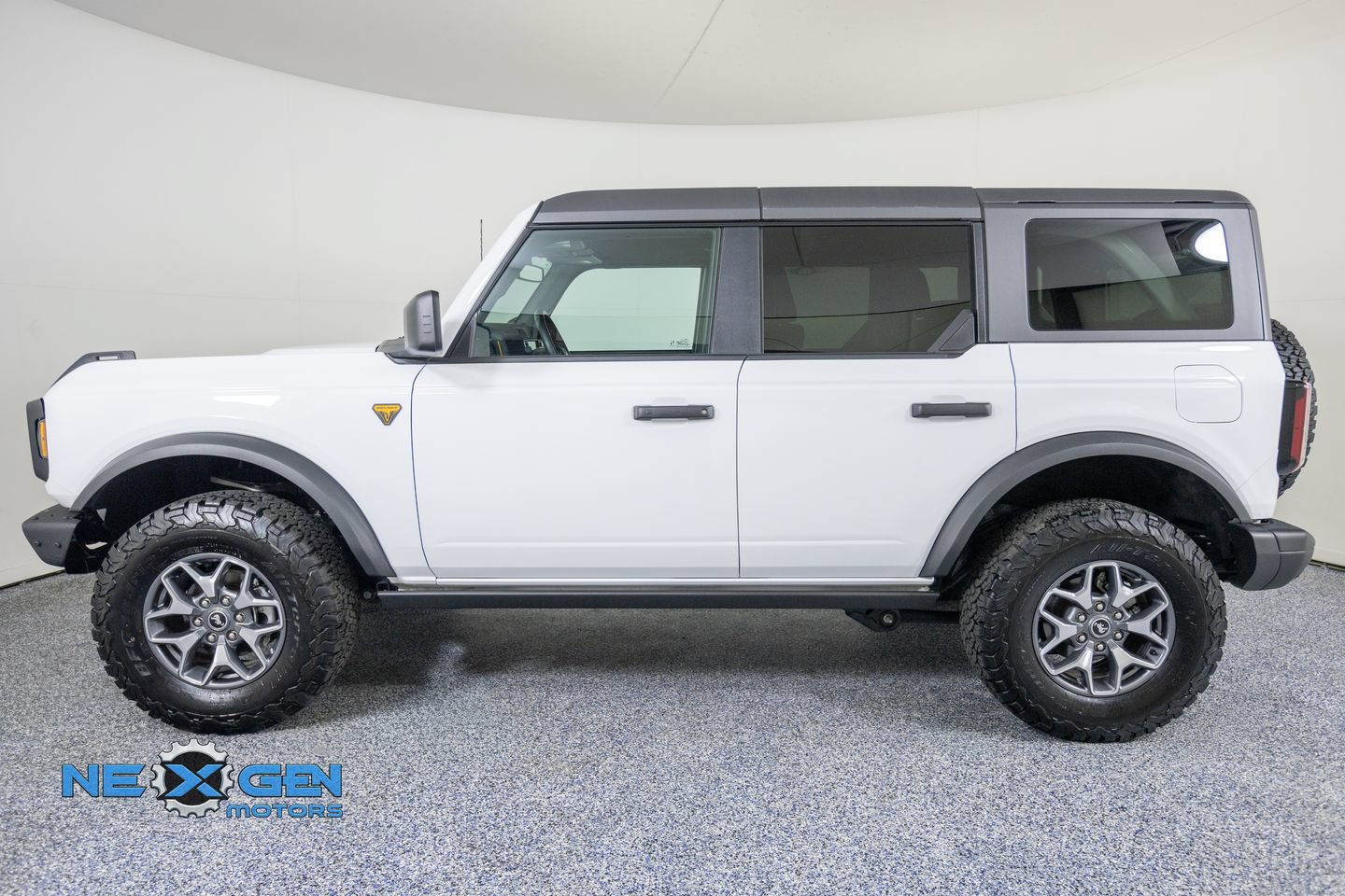 Used 2024 Ford Bronco Badlands AWD/4WD image 4