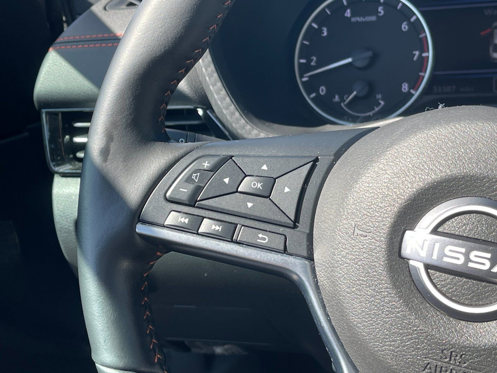 Used 2025 Nissan Sentra SR w/ SR Premium Package image 26