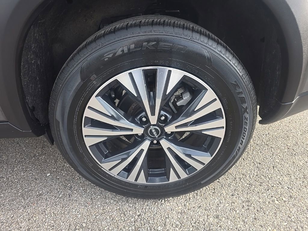 Used 2023 Nissan Rogue SV FWD image 9