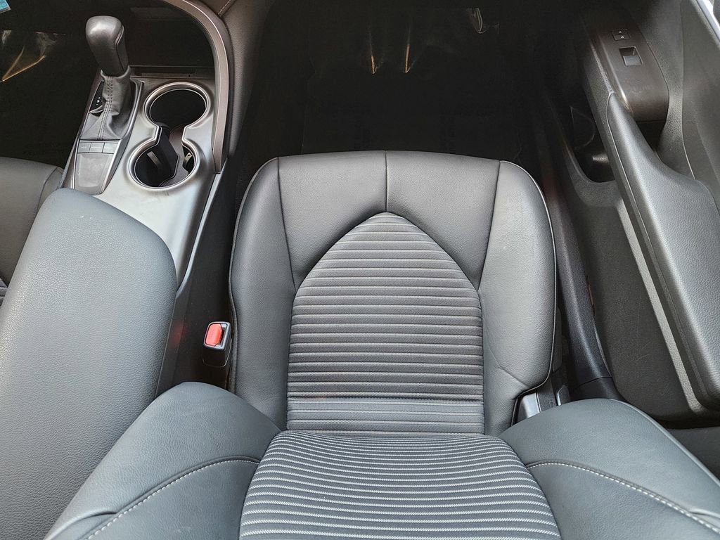 Used 2024 Toyota Camry SE FWD image 13