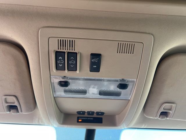Used 2014 Chevrolet Suburban LT AWD/4WD image 34