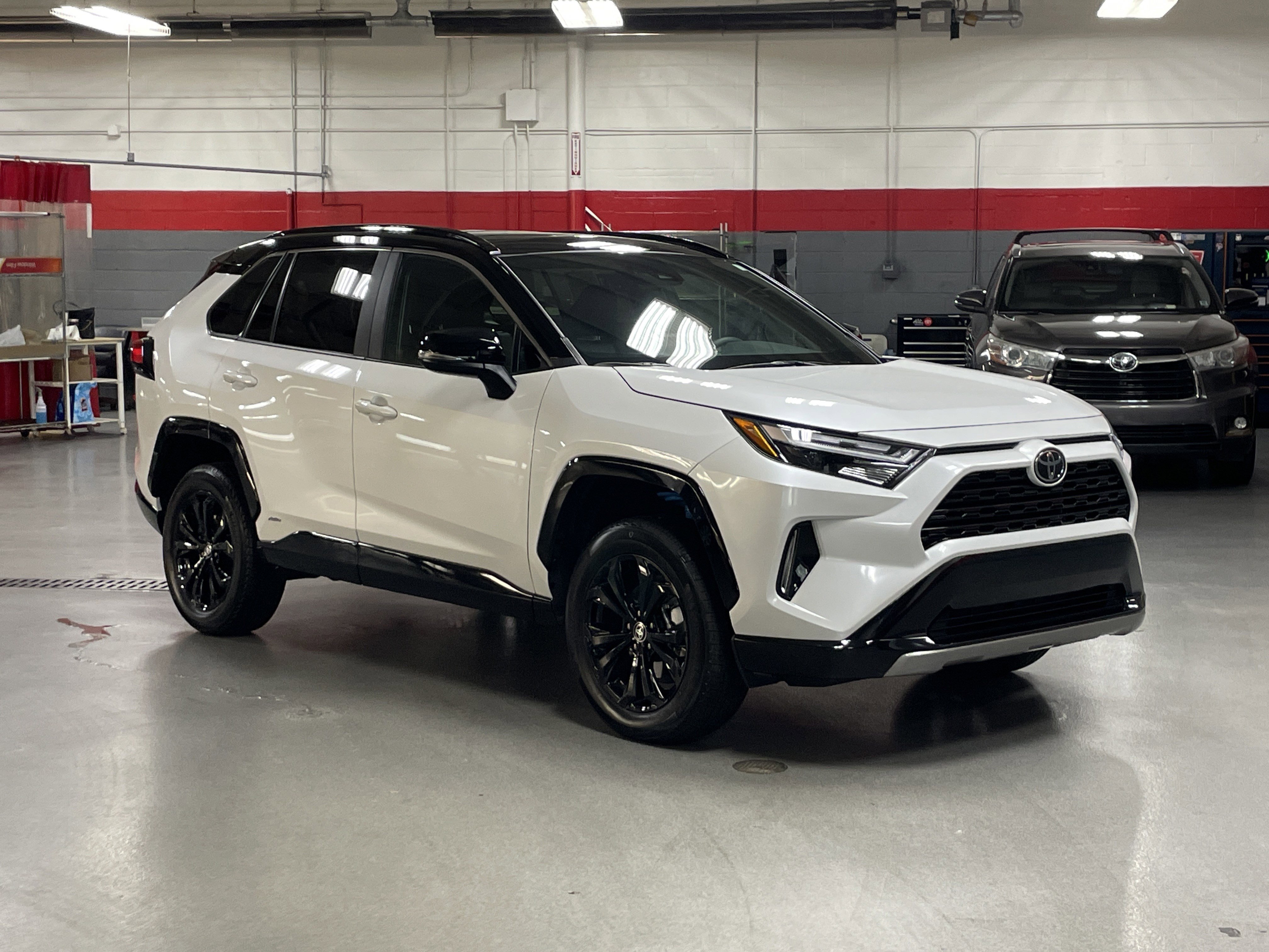 Certified 2025 Toyota RAV4 XSE w/ Weather Package AWD/4WD image 2