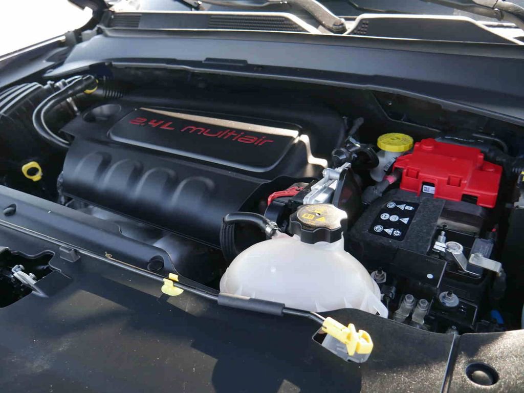 Used 2019 Jeep Compass Latitude w/ Popular Equipment Group image 15