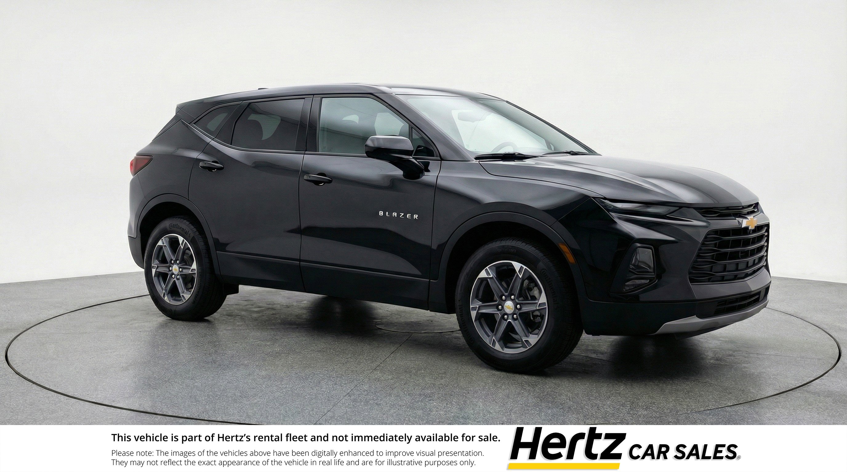 Used 2025 Chevrolet Blazer LT FWD image 1