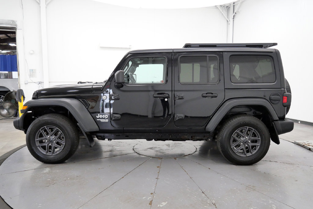 Used 2020 Jeep Wrangler Unlimited Sport w/ Technology Group AWD/4WD image 5