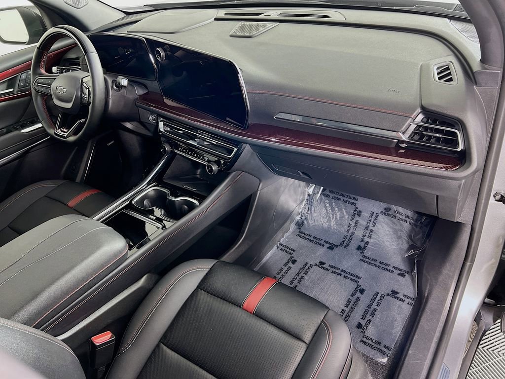 Used 2025 Chevrolet Traverse RS w/ LPO, Floor Liner Package AWD/4WD image 32