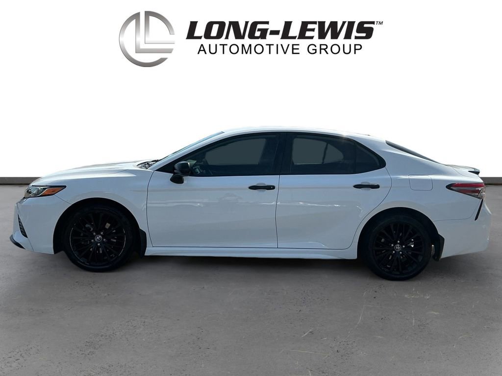 Used 2019 Toyota Camry SE image 2