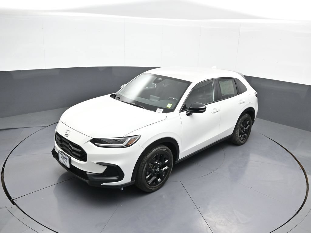 Certified 2025 Honda HR-V Sport image 32