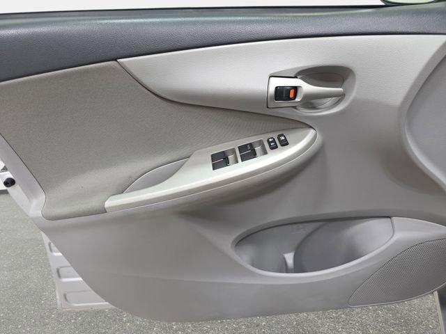 Used 2012 Toyota Corolla LE FWD image 23