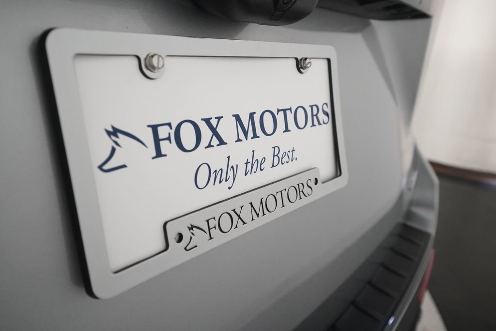 Used 2023 Ford Explorer XLT w/ Equipment Group 202A AWD/4WD image 38