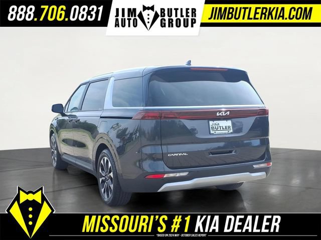 Used 2024 Kia Carnival EX FWD image 4