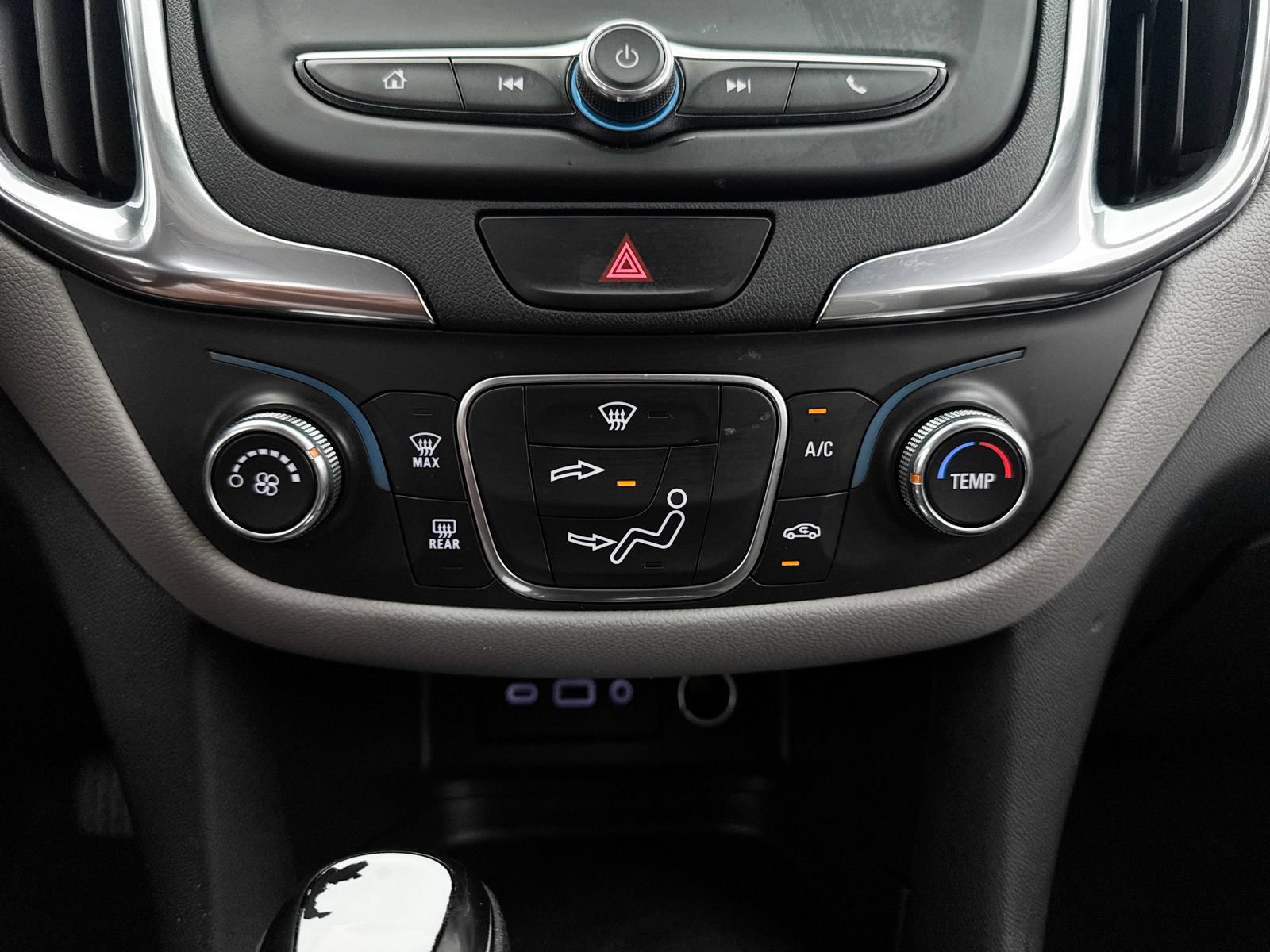 Used 2020 Chevrolet Equinox LT FWD image 20