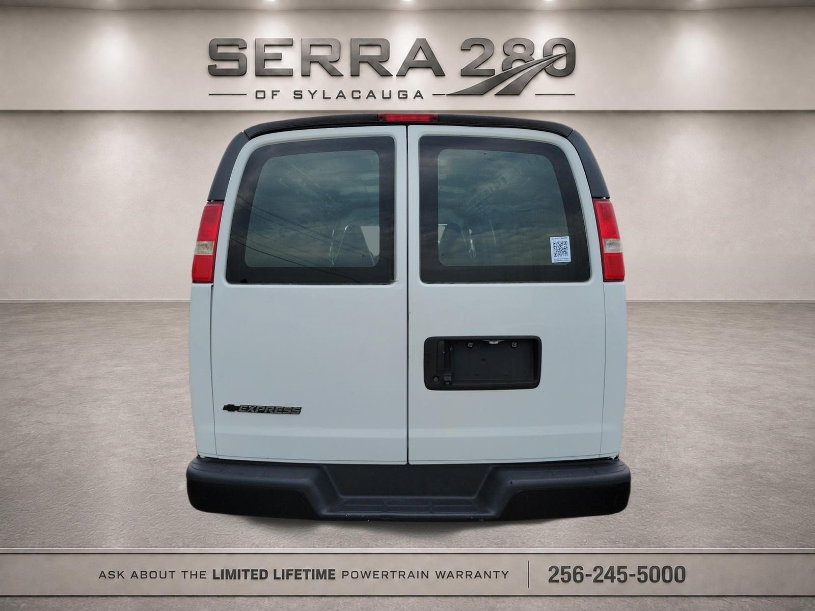 Used 2018 Chevrolet Express 2500 Extended RWD image 6