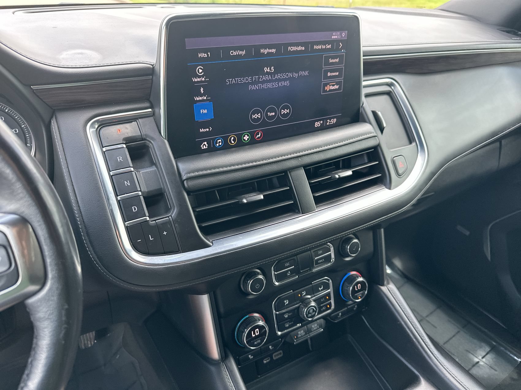 Used 2021 Chevrolet Tahoe Z71 w/ Luxury Package AWD/4WD image 16