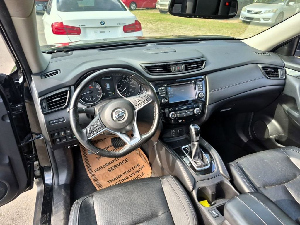 Used 2017 Nissan Rogue SL w/ SL Premium Package image 10