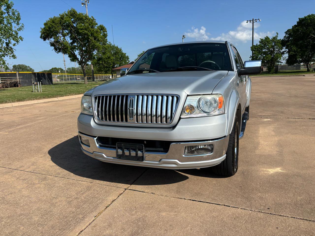 Used 2006 Lincoln Mark LT 2WD image 4
