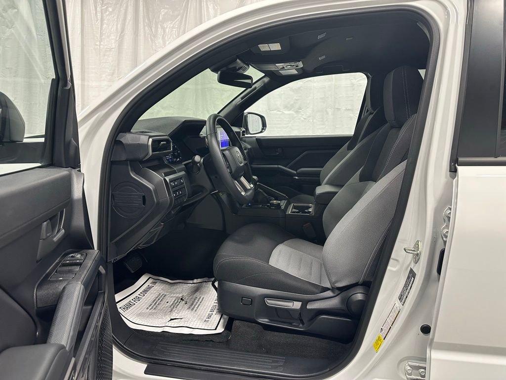 Used 2025 Toyota 4Runner TRD Off-Road image 10