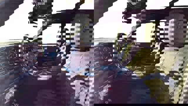 Certified 2025 Mercedes-Benz GLS 450 4MATIC image 4