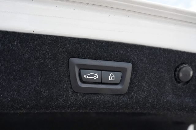 Used 2018 BMW 540i w/ M Sport Package RWD image 28