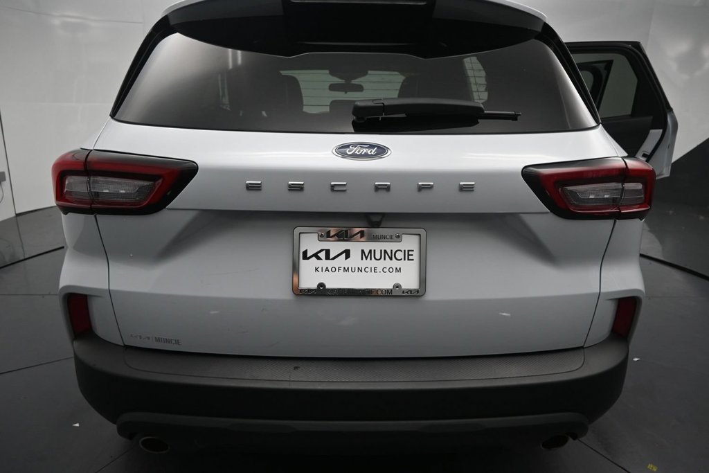Used 2025 Ford Escape ST-Line FWD image 9