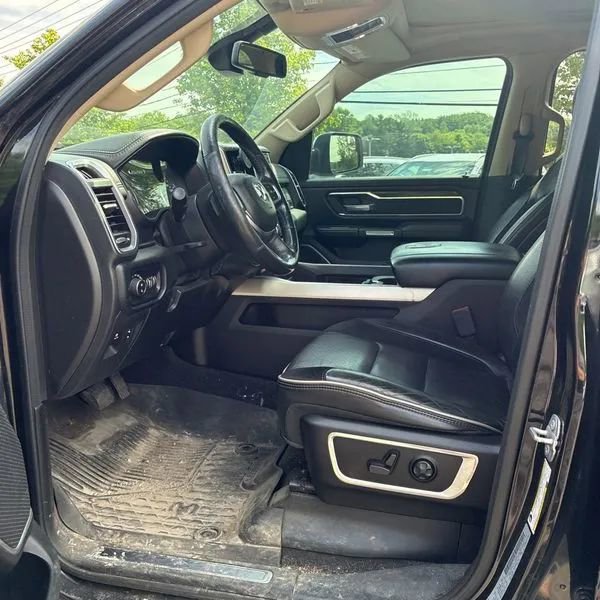 Used 2019 RAM 1500 Laramie AWD/4WD image 16