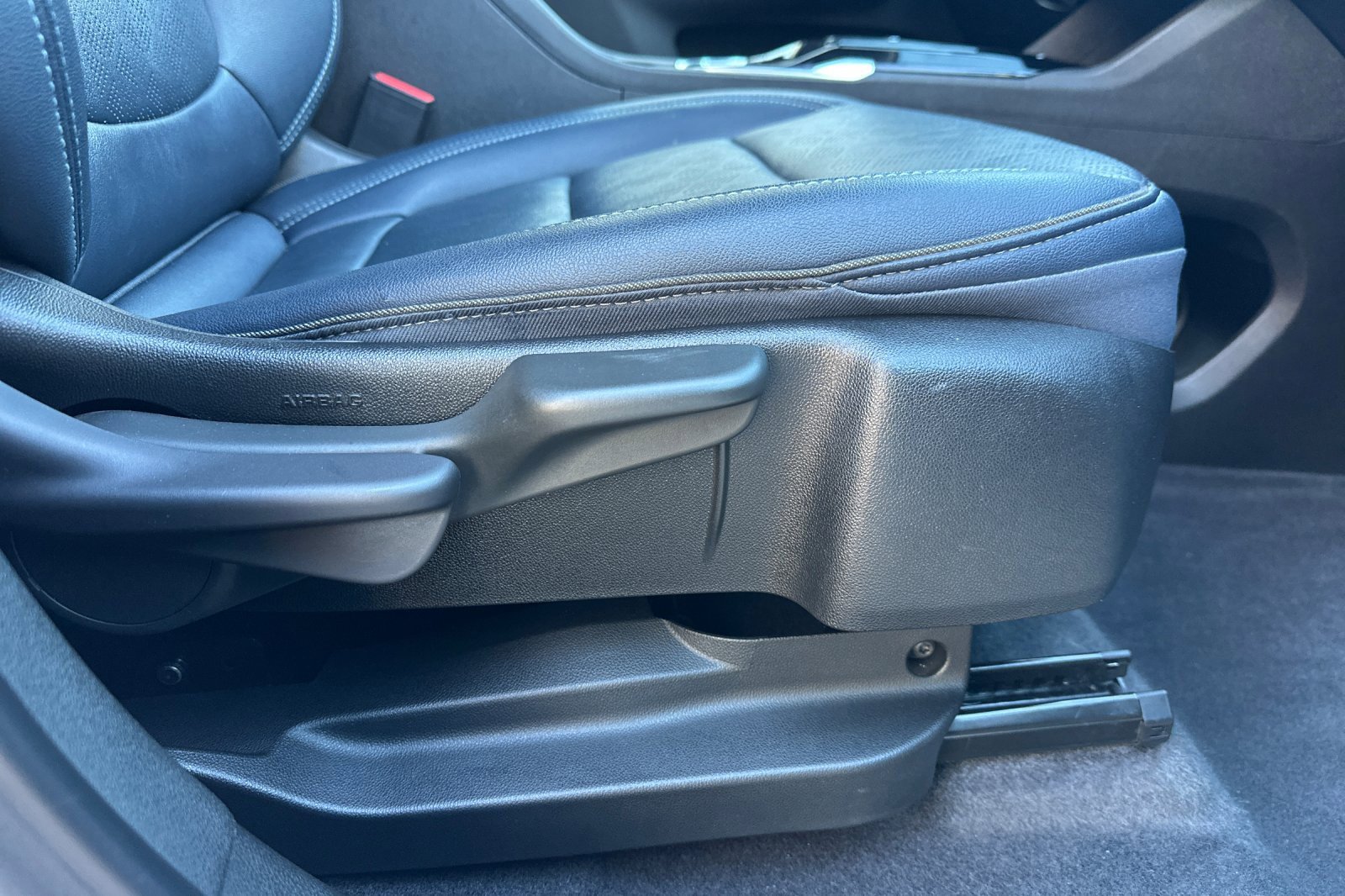 Used 2022 Chevrolet Bolt EUV Premier w/ Super Cruise Package image 22