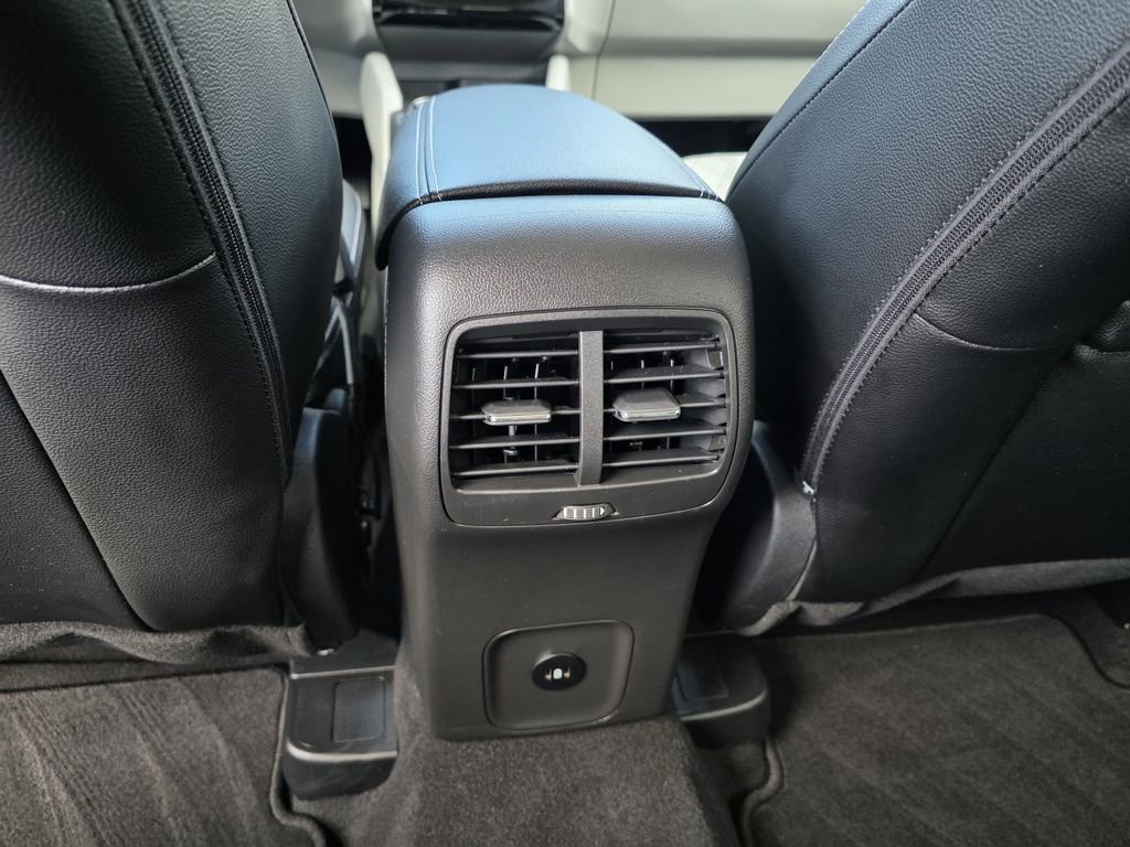 Used 2024 Ford Escape Platinum w/ Premium Technology Package image 18