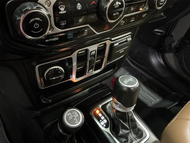 Used 2022 Jeep Wrangler Unlimited Sahara w/ Cold Weather Group AWD/4WD image 24