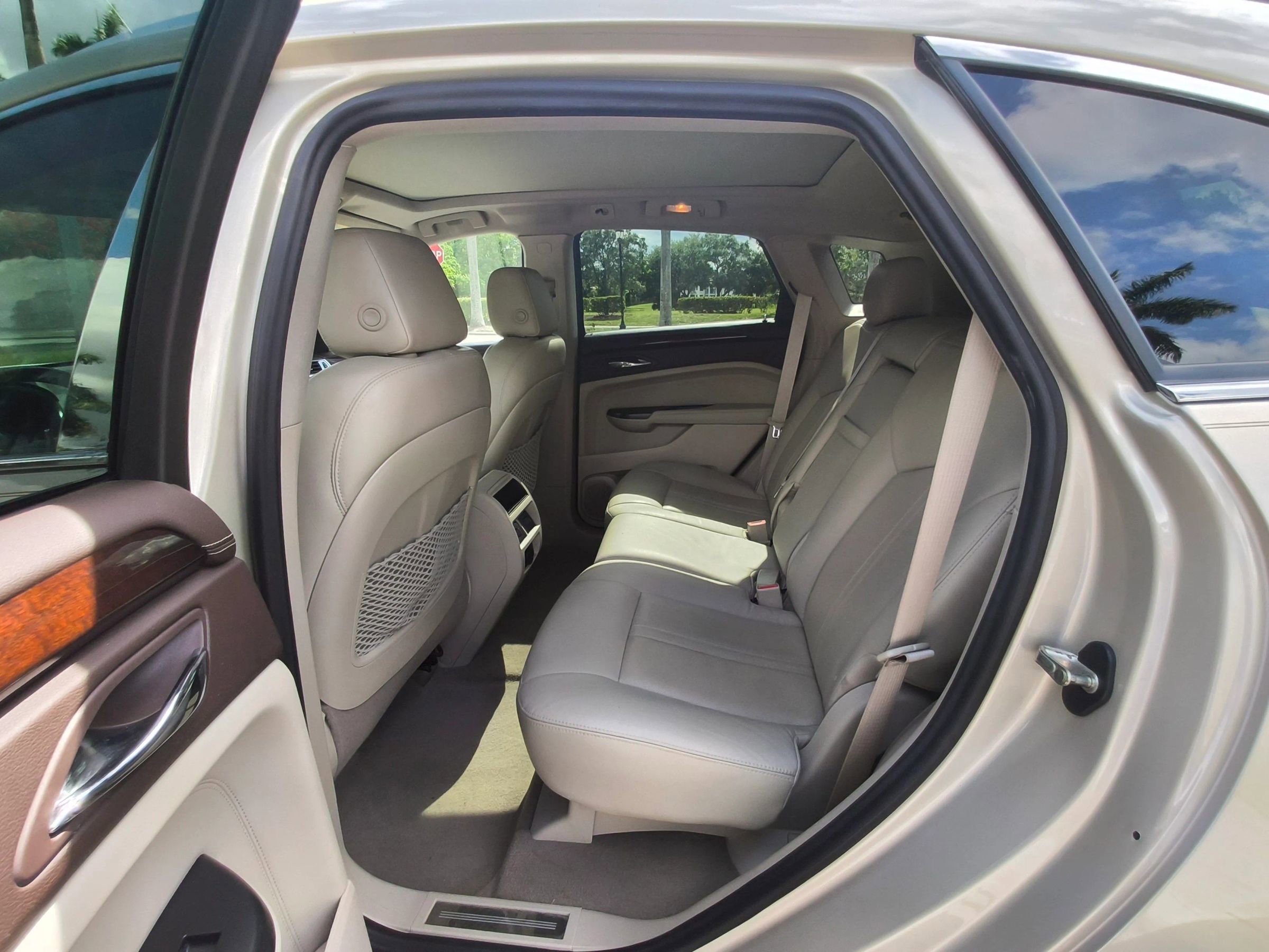 Used 2013 Cadillac SRX Luxury FWD image 28