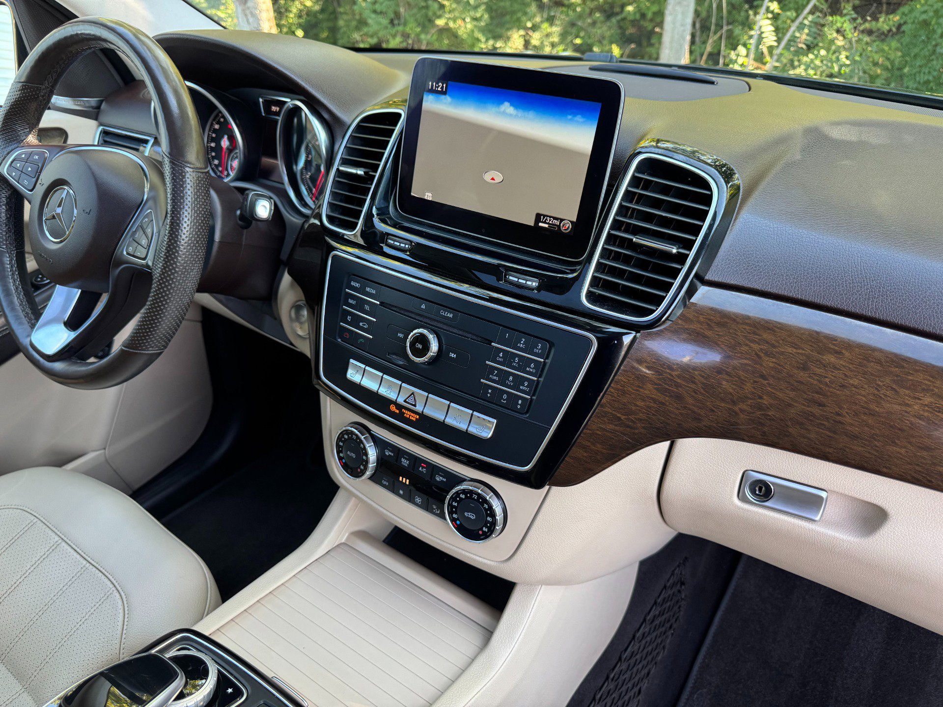 Used 2018 Mercedes-Benz GLE 350 4MATIC image 36