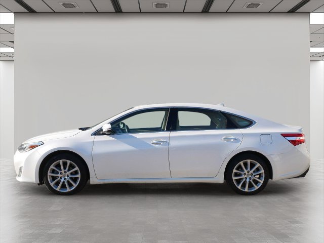 Used 2014 Toyota Avalon Limited FWD image 3