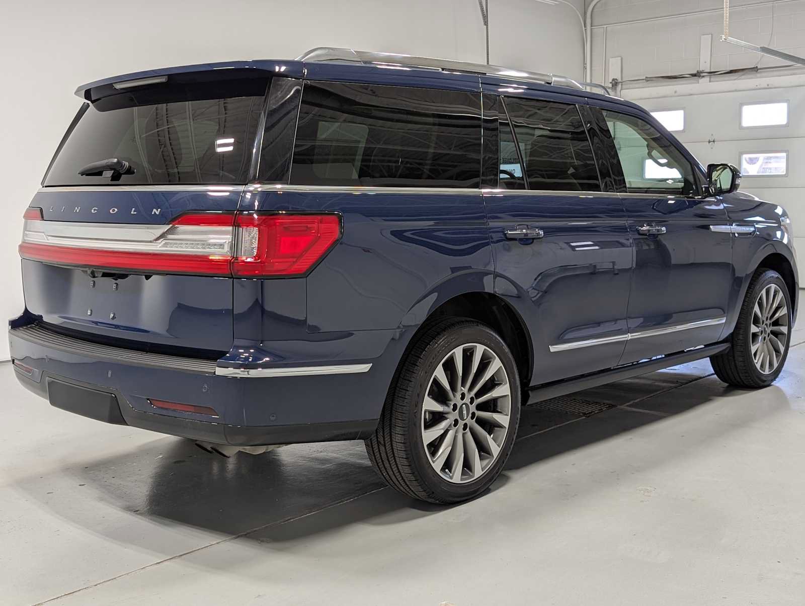 Used 2020 Lincoln Navigator Reserve w/ Luxury Package AWD/4WD image 8