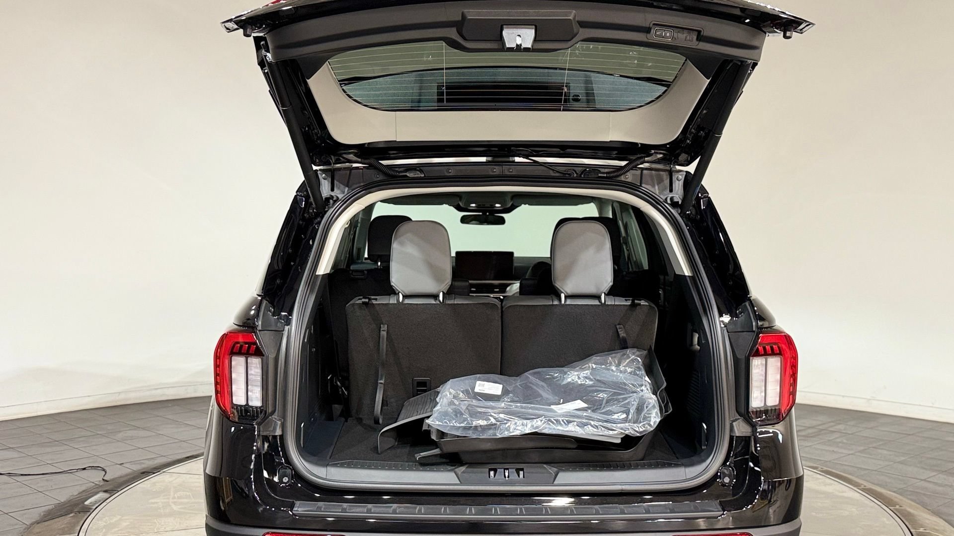 New 2026 Ford Explorer Active w/ Active Comfort Package AWD/4WD image 30