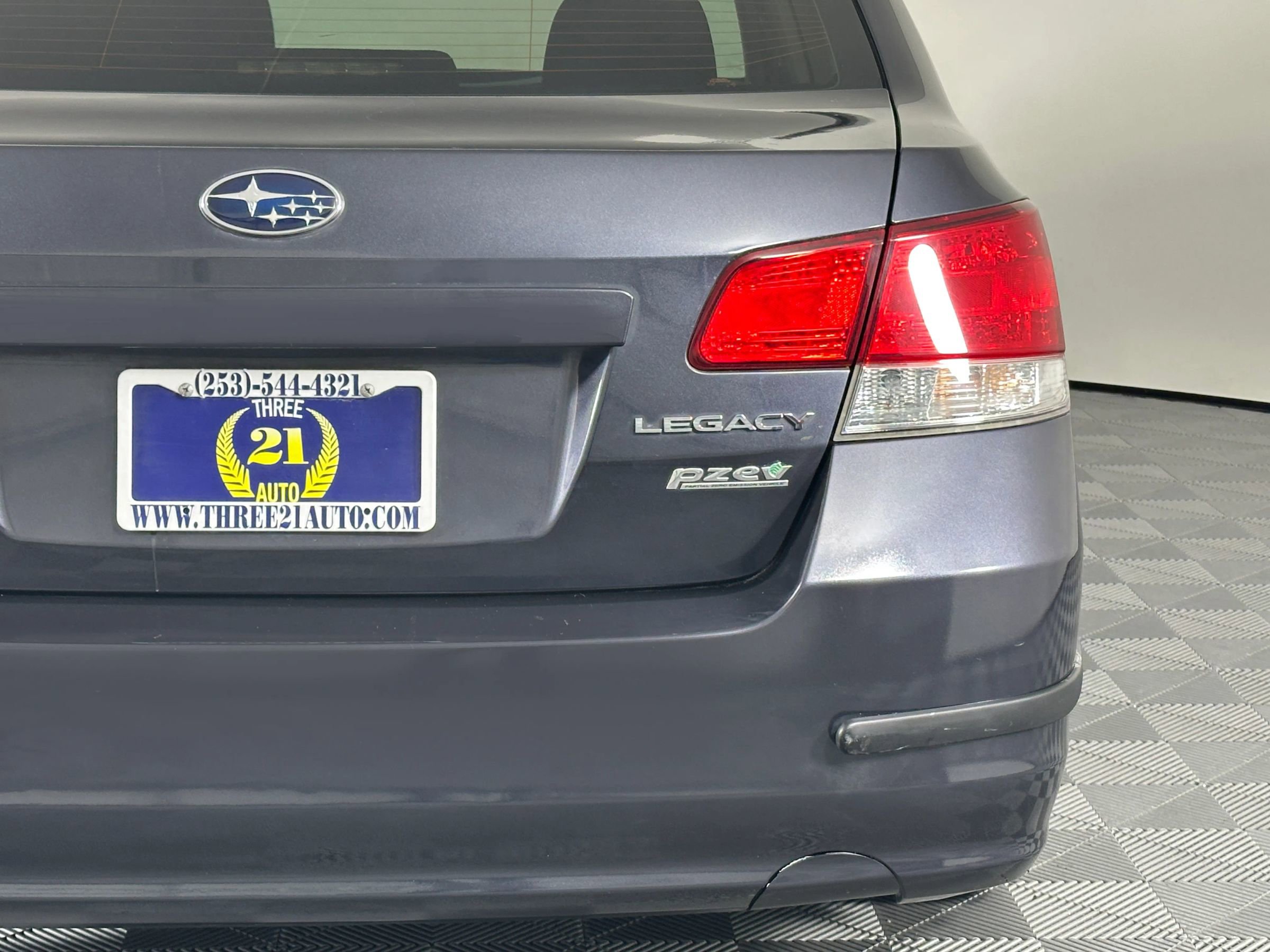 Used 2011 Subaru Legacy 2.5i Premium image 12