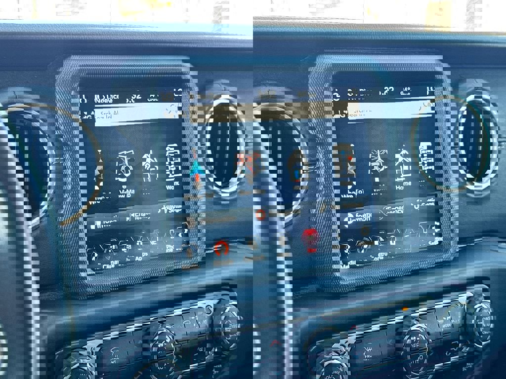 Used 2022 Jeep Wrangler Unlimited Sahara 4xe image 25