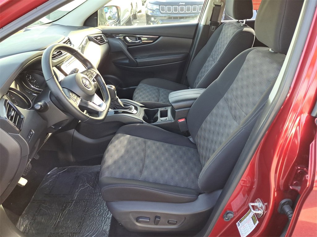 Certified 2022 Nissan Rogue Sport SV image 14