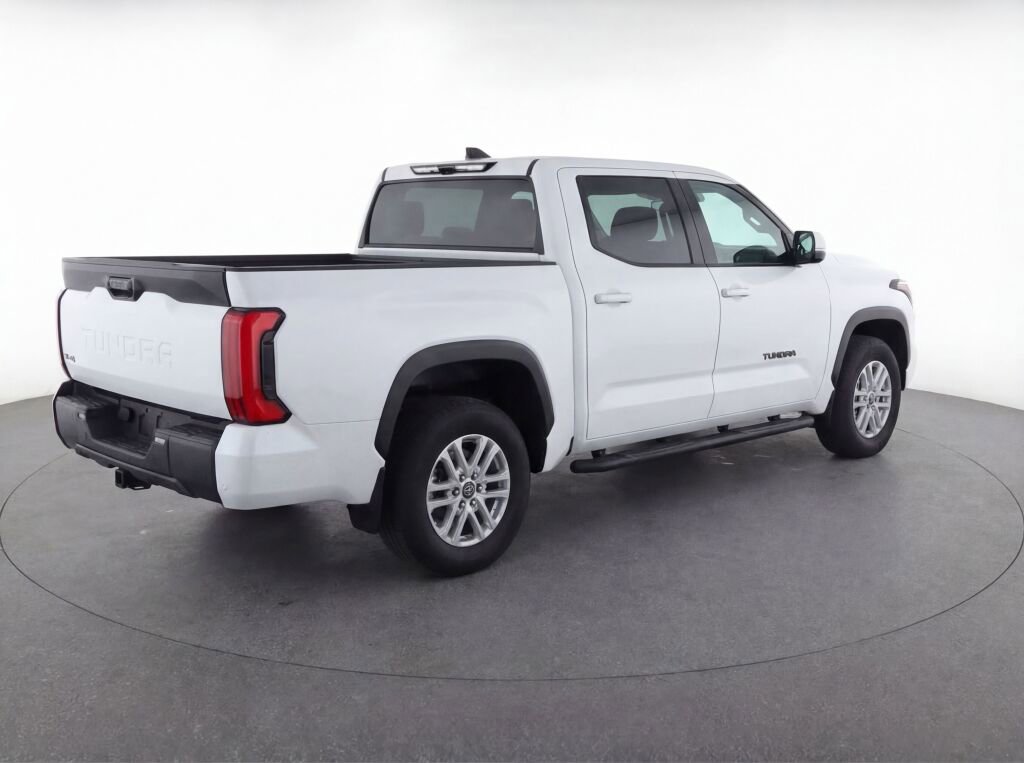 Used 2022 Toyota Tundra SR5 w/ SR5 Premium Package image 6