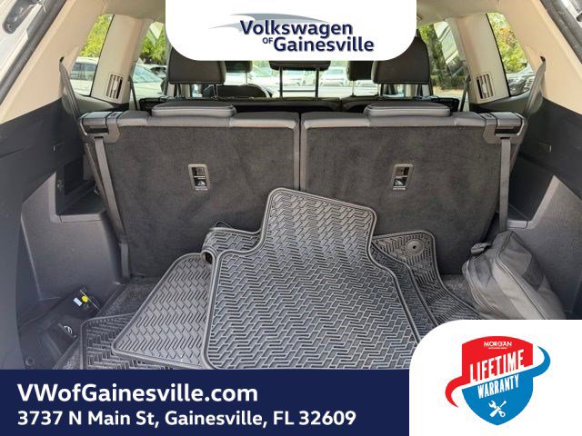 Certified 2023 Volkswagen Atlas SEL R-Line AWD/4WD image 7