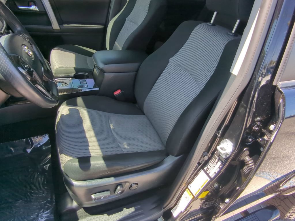 Used 2019 Toyota 4Runner SR5 AWD/4WD image 20
