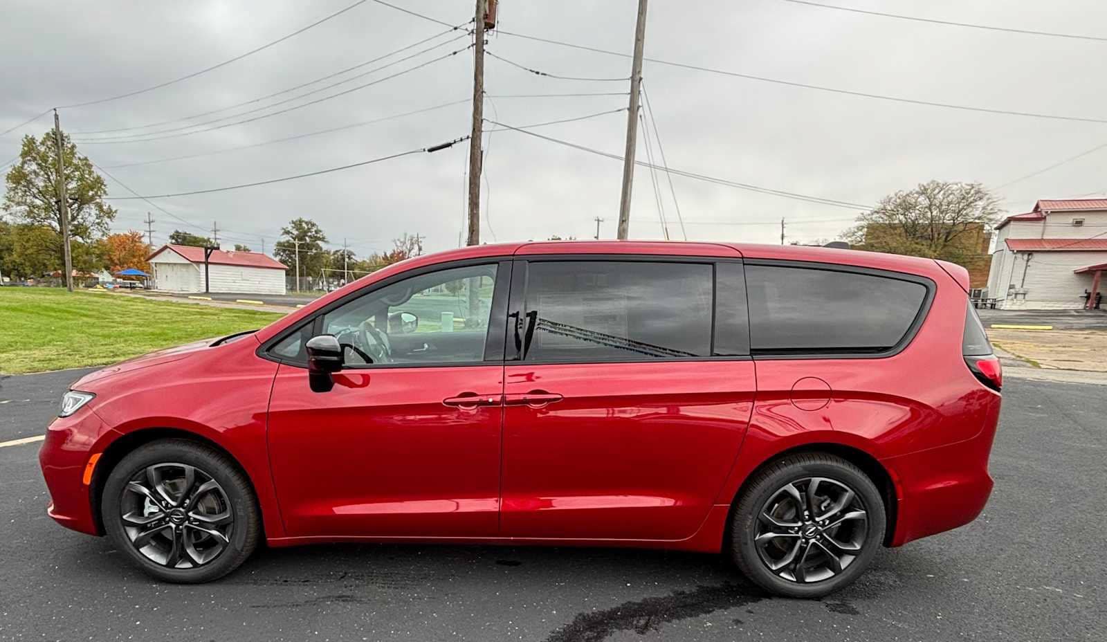 New 2026 Chrysler Pacifica Select FWD image 8