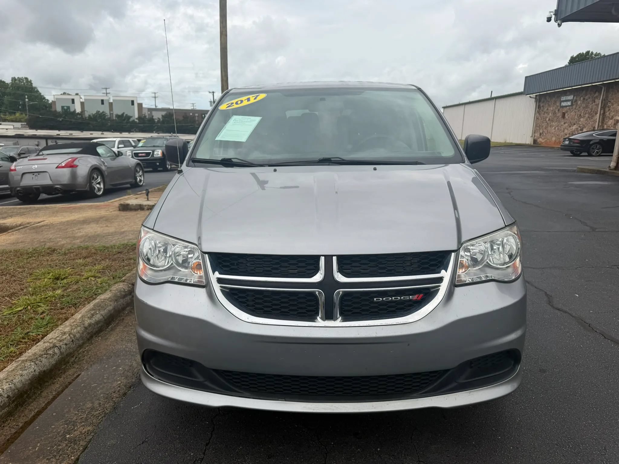 Used 2017 Dodge Grand Caravan SE w/ Power Window Group FWD image 2