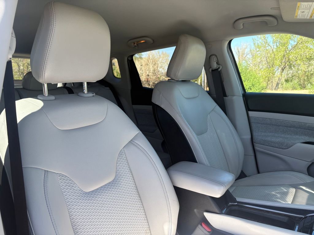 Used 2022 Jeep Compass Latitude AWD/4WD image 11