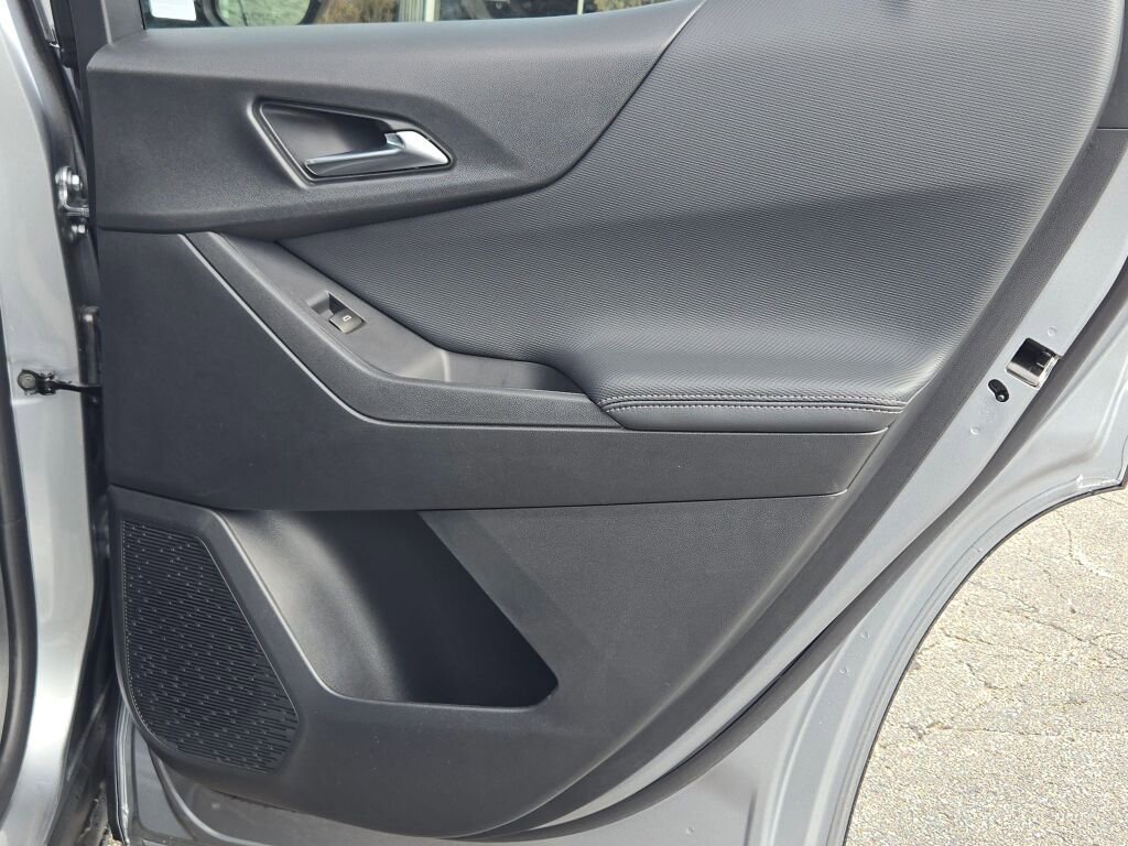 New 2026 Chevrolet Equinox LT w/ Convenience Package II FWD image 11