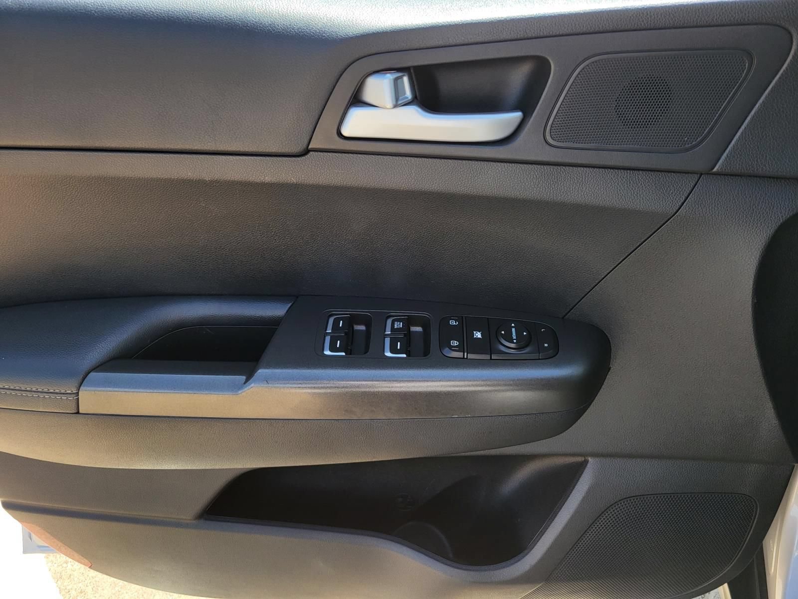 Used 2021 Kia Sportage LX FWD image 14