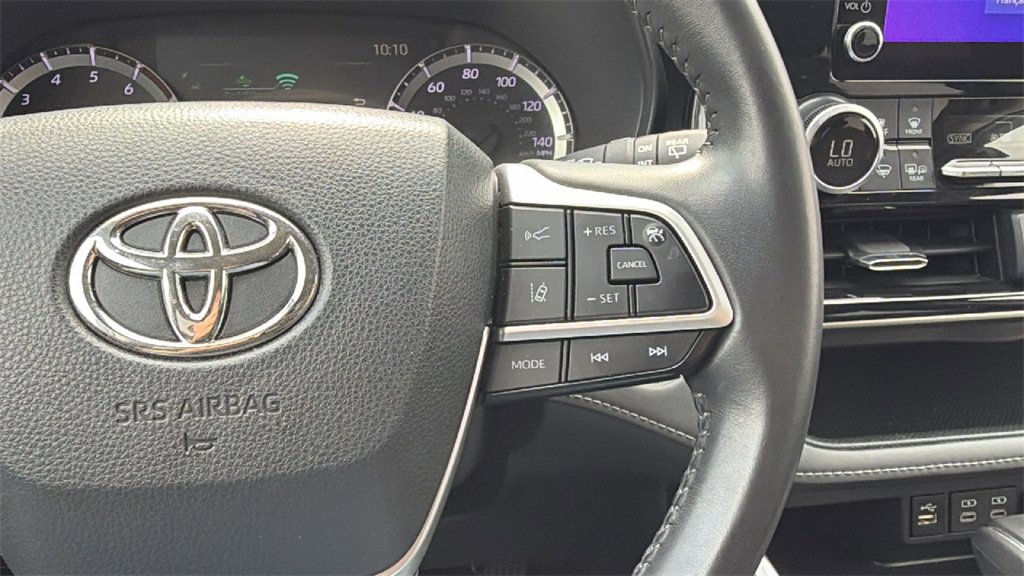 Used 2024 Toyota Highlander LE image 27