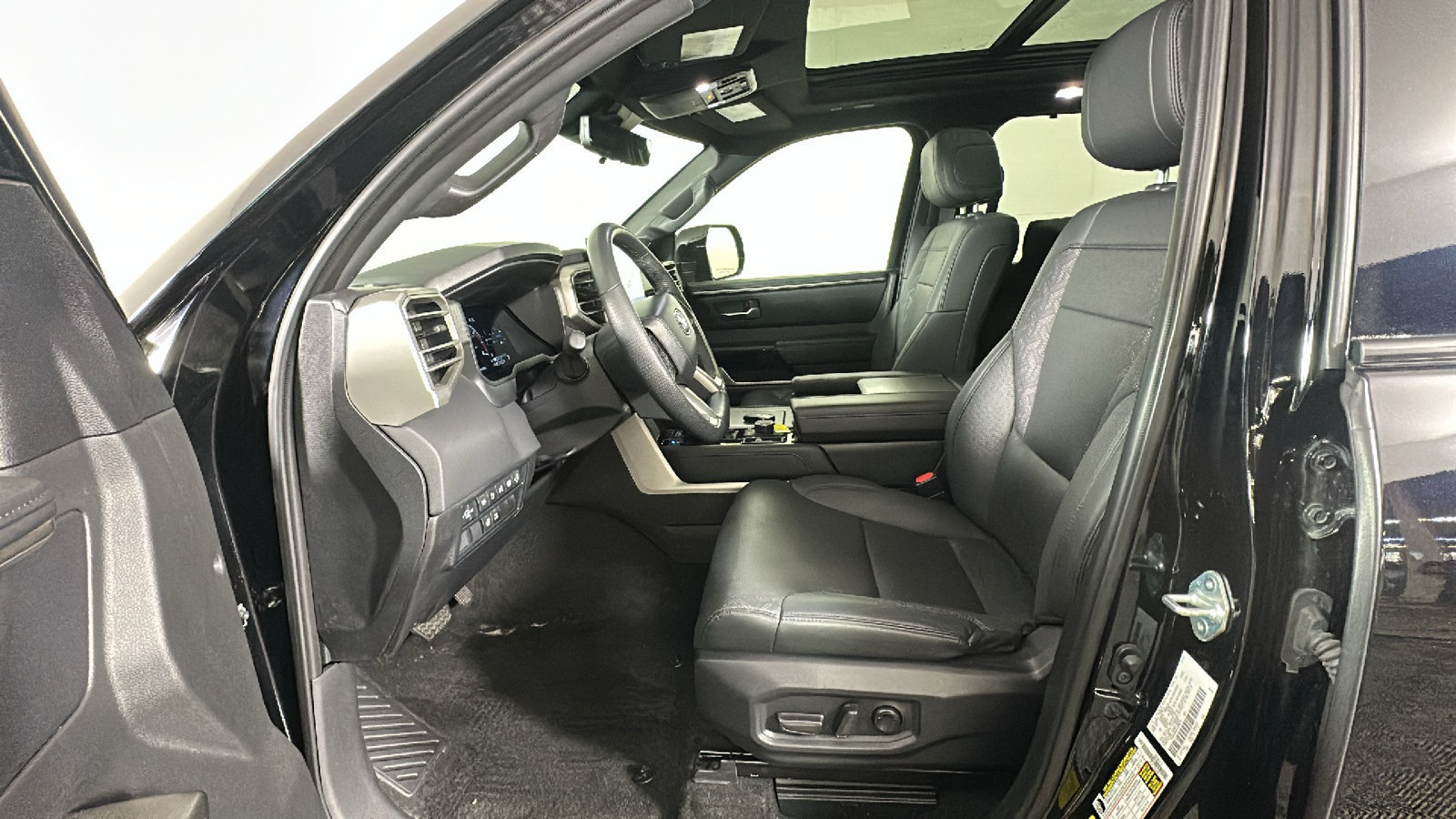Used 2025 Toyota Sequoia Limited w/ Tow Technology Package AWD/4WD image 14