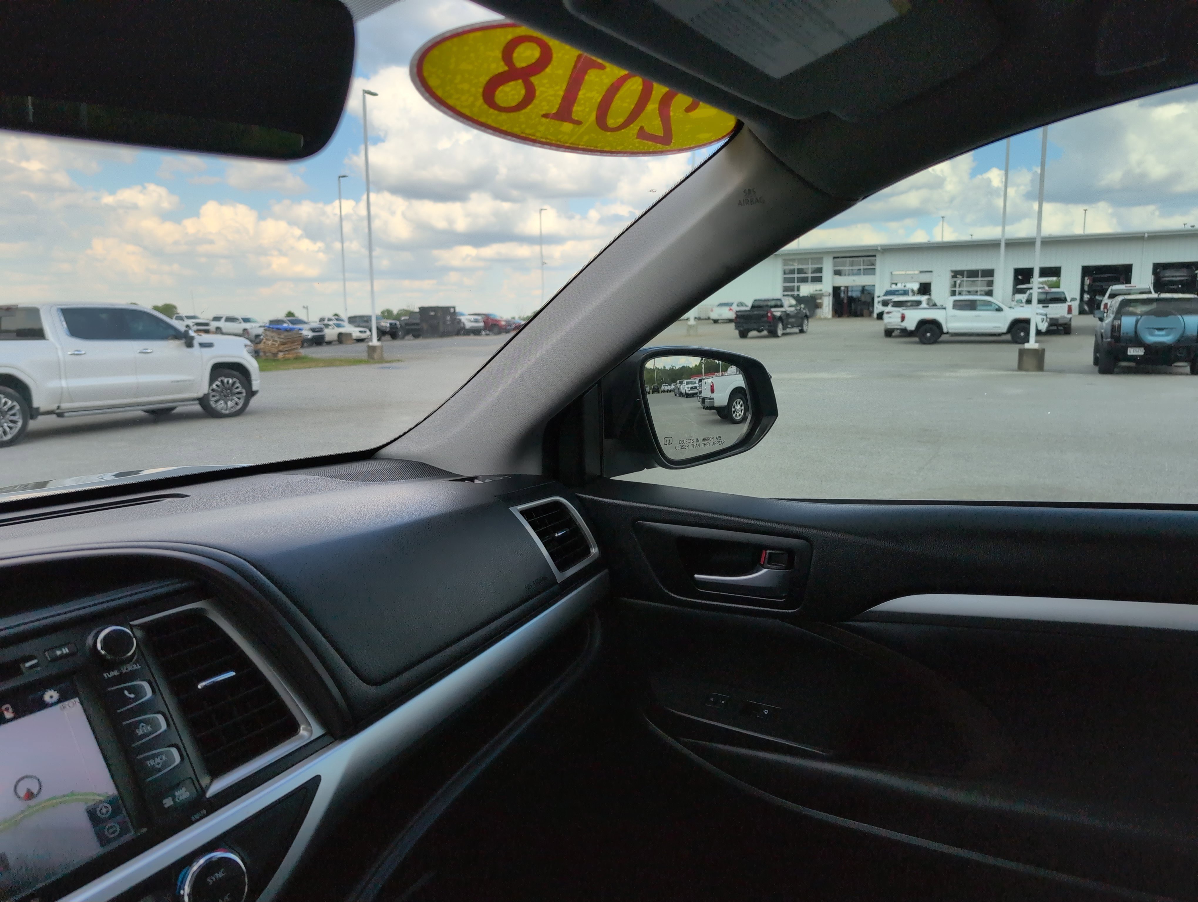 Used 2018 Toyota Highlander XLE image 26