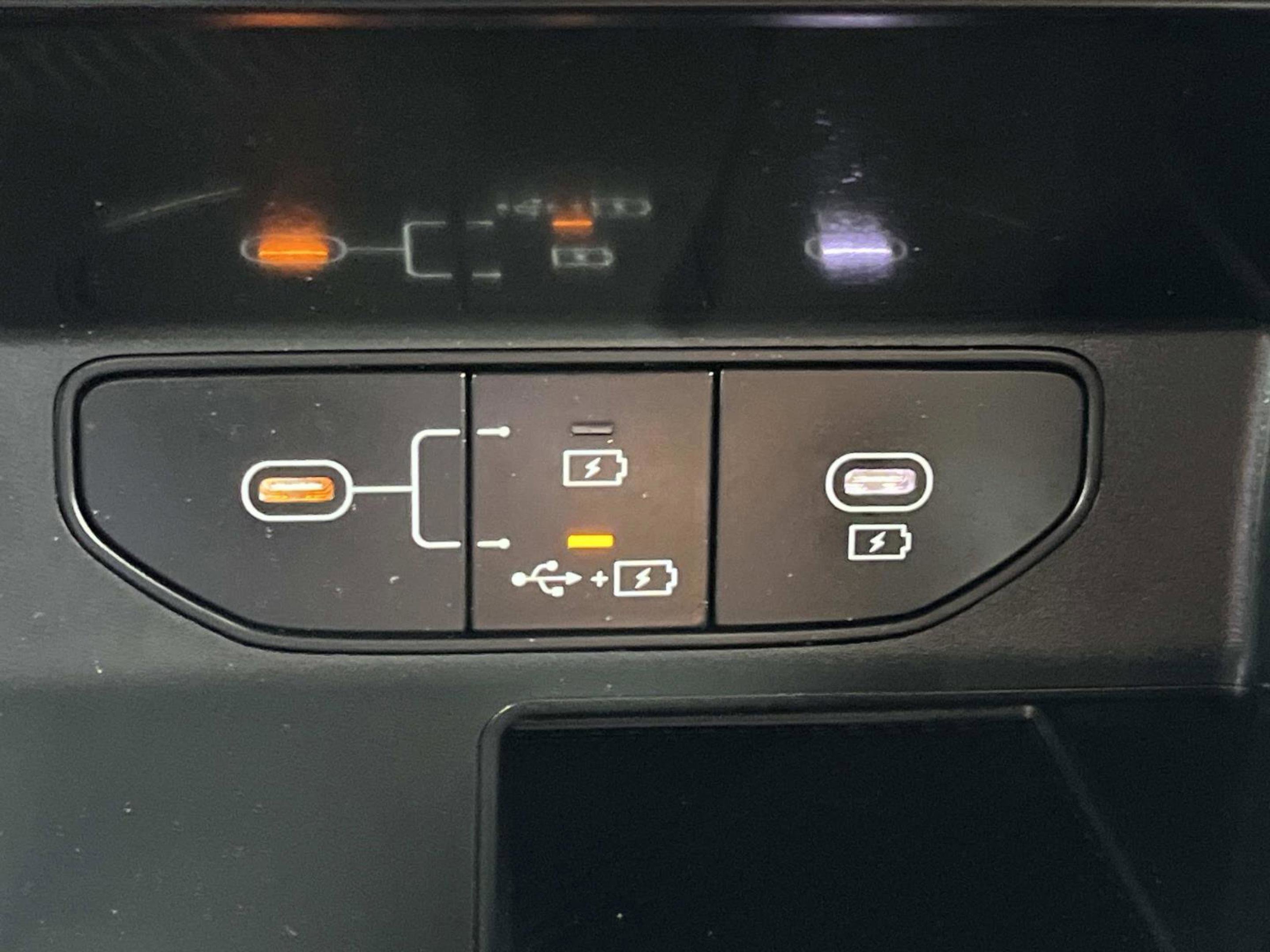 Used 2025 Kia Sorento LX FWD image 31