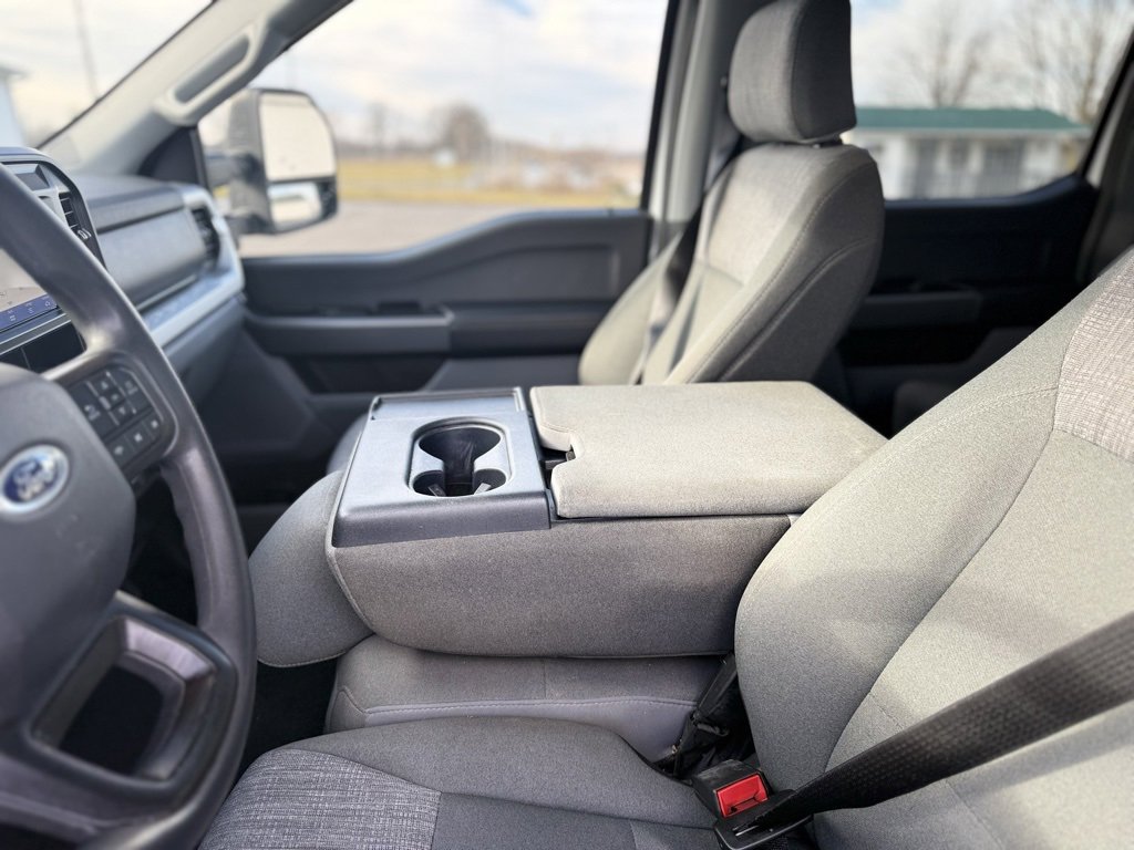 Used 2025 Ford F250 XLT image 32